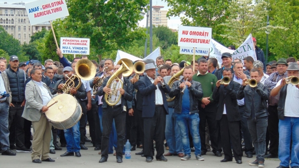 lapar protest fanfara_b