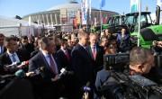 iohannis printre-standuri la indagra