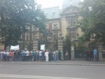 Protest restrâns: Pescarii au pichetat trotuarul din fața Ministerului Agriculturii!