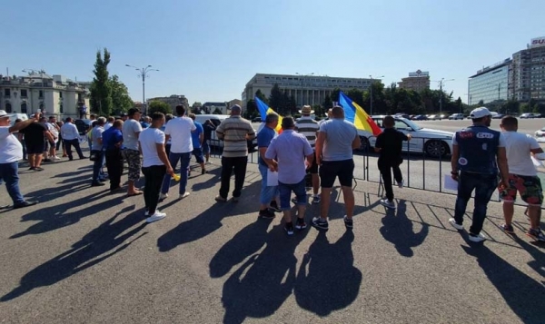 protest-victoriei-12-aug_b