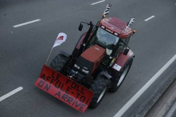 Le Foll, fii înspăimântat! Venim! Primele imagini de la blocada din Paris!