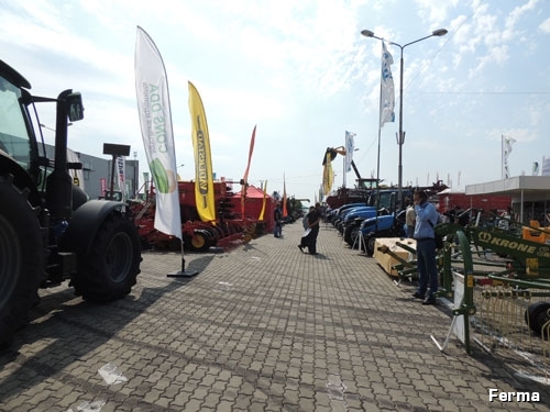 agromalim2014_expozitie-utilaje_b