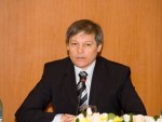 Cioloş: Agricultorii organizaţi ar trebui să profite mai mult de oportunităţile de pe piaţa internă şi externă