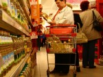 Sindicatele din alimentaţie vor protesta dacă Guvernul nu convinge FMI că trebuie redusă TVA la alimente