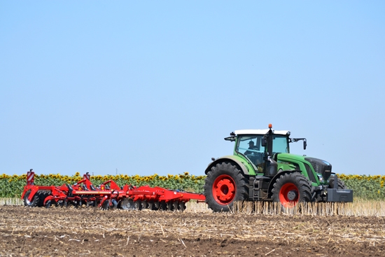 FENDT-939_b