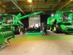 Fermieri din toată țara au vizitat fabrica de combine John Deere din Germania