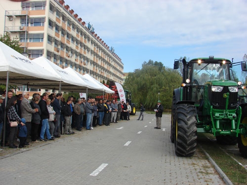 lansare-john-deere-6170-m_b