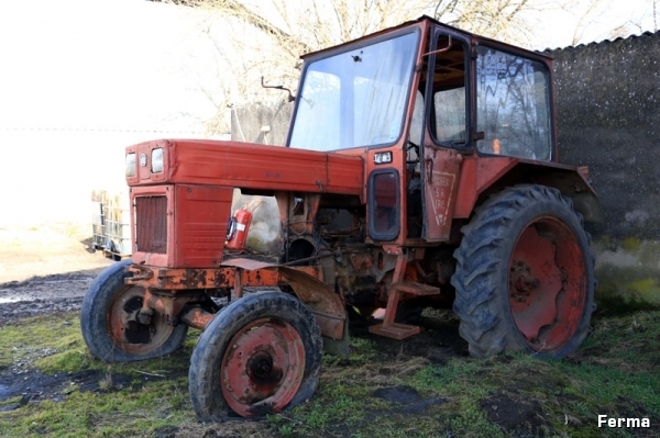 Tractor-Universal_b