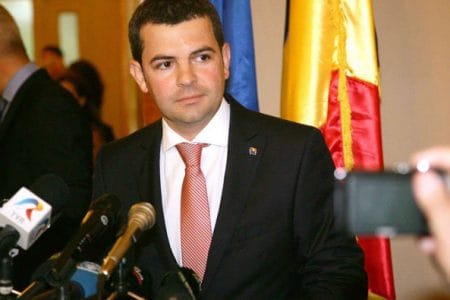 constantin in parlament o