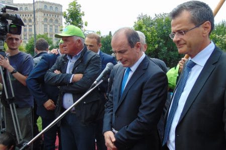 ministrul protest 2 o