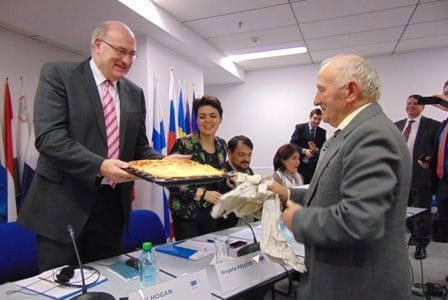 placinta pentru phil hogan o 1