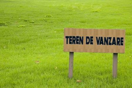 vanzare teren o 1