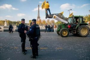 paris blocat